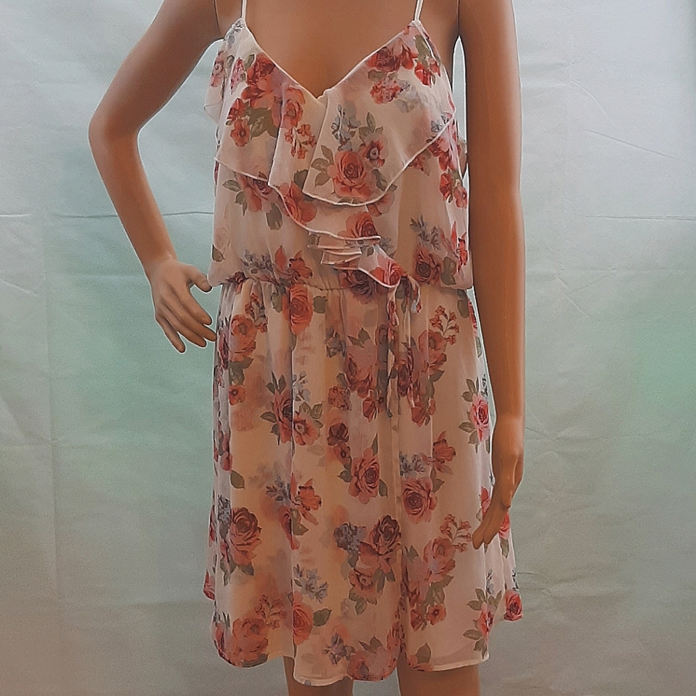 No boundaries Spaghetti strap dress,cream colored with pink flowers size 11/13